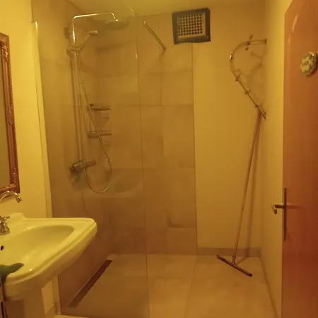 Holiday home Boerderij De Boerenzwaluw Karl